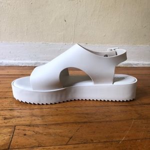 Melissa Platform sandal in white